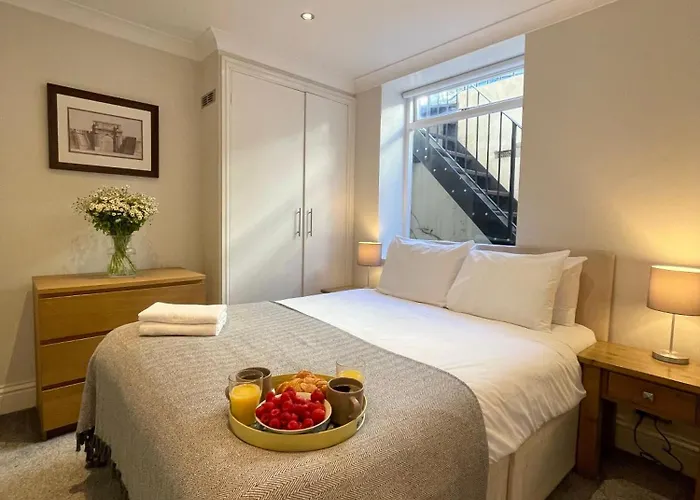 Pimlico Apartment